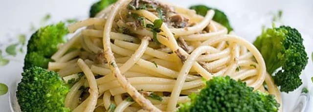 Szybkie spaghetti brokułowe – pyszny przepis na zdrowy obiad Szybkie spaghetti brokułowe – pyszny przepis na zdrowy obiad