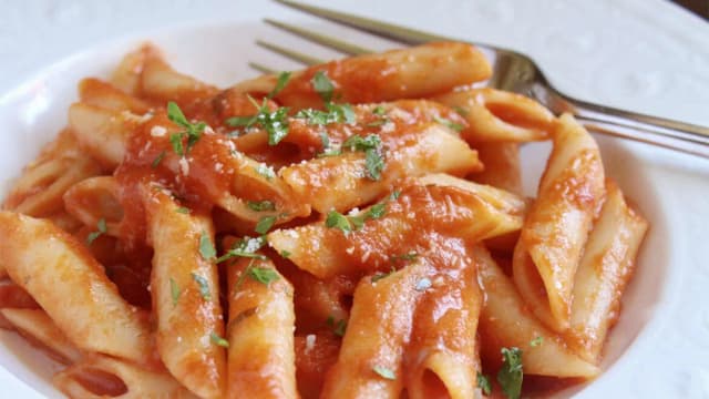 Penne all'arrabbiata: Ostry przepis, który zaskoczy Twoje kubki smakowe Penne all'arrabbiata: Ostry przepis, który zaskoczy Twoje kubki smakowe