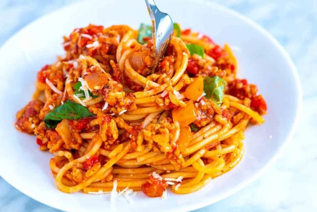 Pyszne przepisy na spaghetti, które zachwycą Twoich gości Pyszne przepisy na spaghetti, które zachwycą Twoich gości